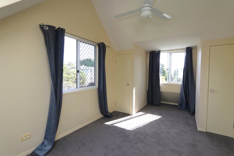 Photo - 2/140 Eugaree Street, Southport QLD 4215 - Image 13