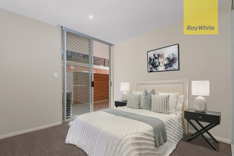 Photo - 2/140 Good Street, Harris Park NSW 2150 - Image 5