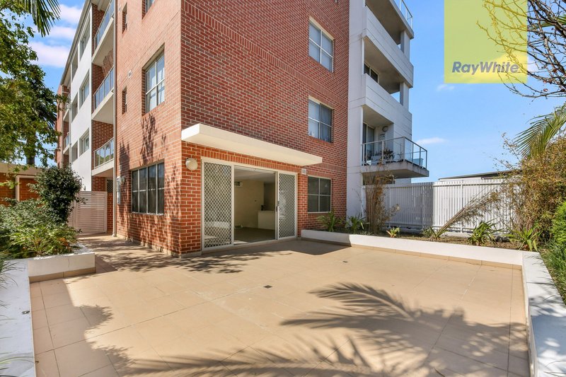 Photo - 2/140 Good Street, Harris Park NSW 2150 - Image 9