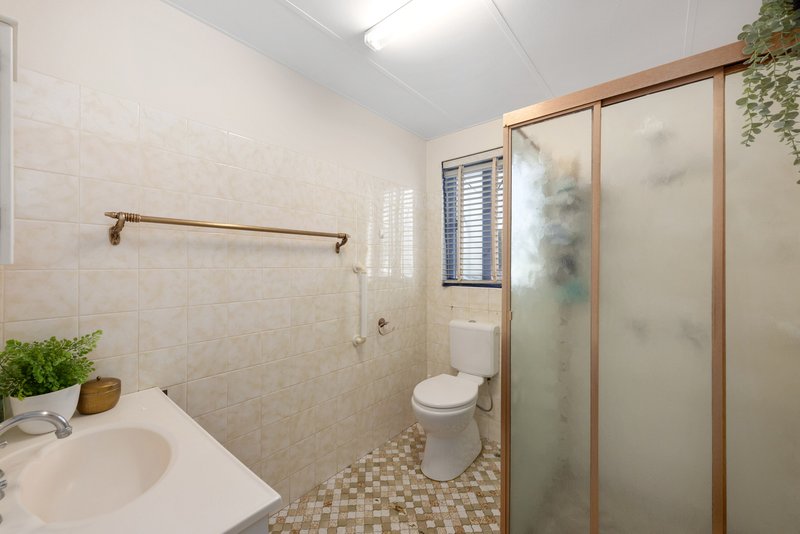 Photo - 2/140 Pembroke Road, Coorparoo QLD 4151 - Image 4