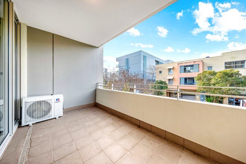 Photo - 214/1 The Piazza , Wentworth Point NSW 2127 - Image 10