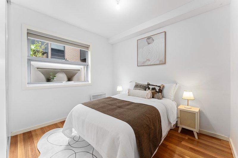 Photo - 2/142-144 Thames Street, Box Hill North VIC 3129 - Image 4
