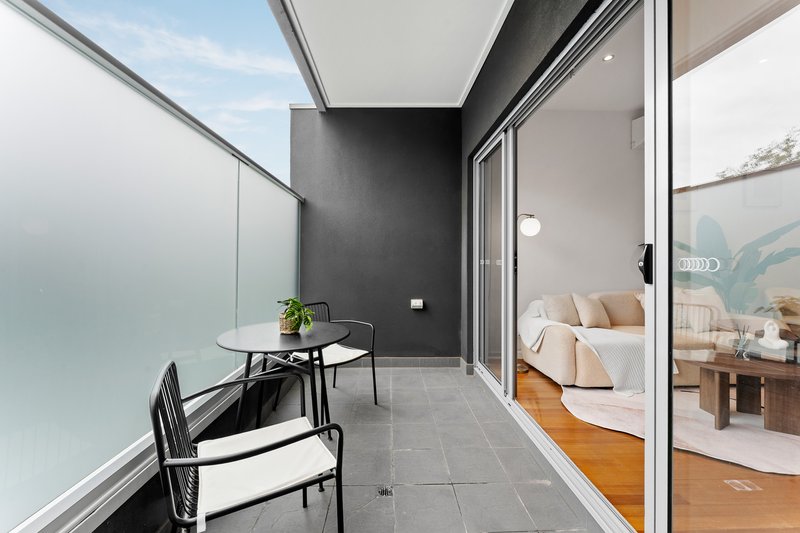 Photo - 2/142-144 Thames Street, Box Hill North VIC 3129 - Image 7