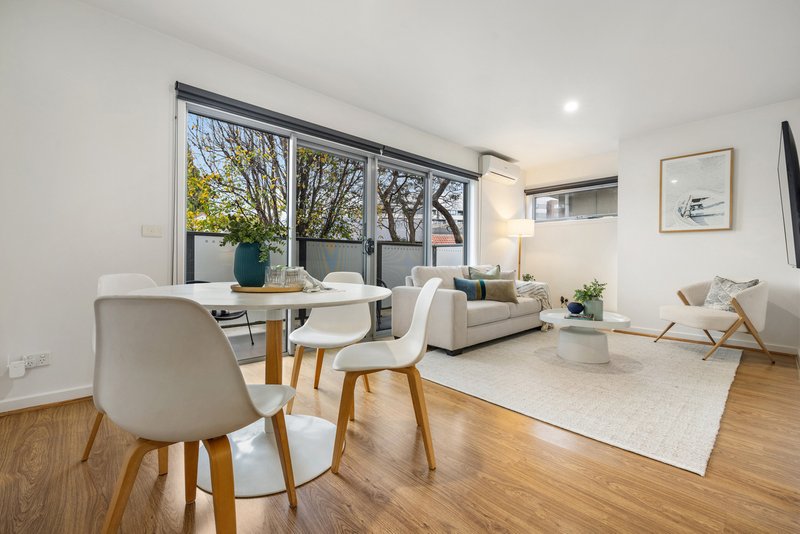 Photo - 2/1424 Centre Road, Clayton South VIC 3169 - Image 1