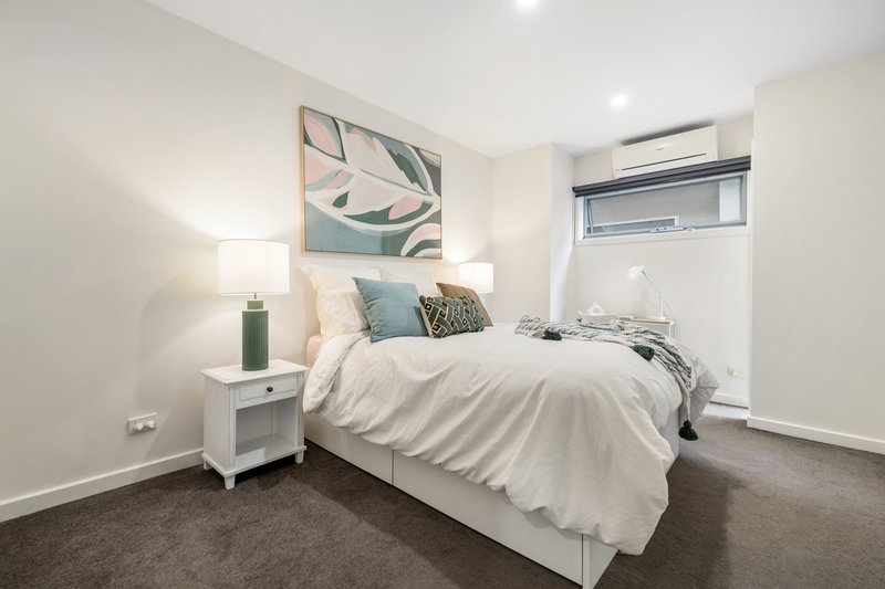 Photo - 2/1424 Centre Road, Clayton South VIC 3169 - Image 6