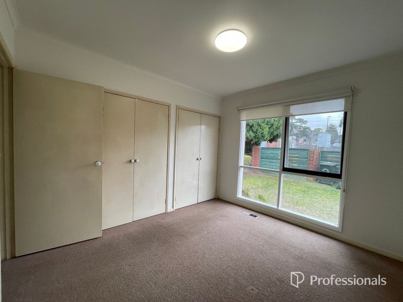 Photo - 2/143-149 Coleman Parade, Glen Waverley VIC 3150 - Image 4