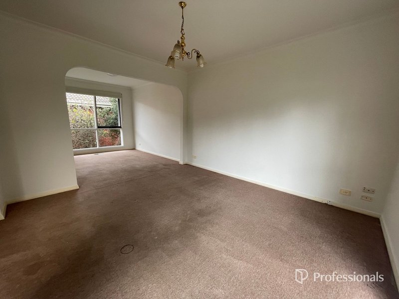 Photo - 2/143-149 Coleman Parade, Glen Waverley VIC 3150 - Image 5