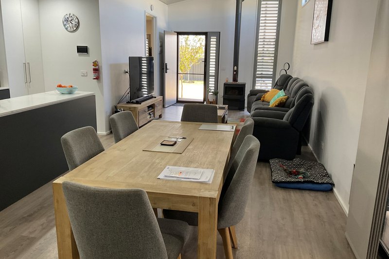 Photo - 2/143 Campbell Road, Cobram VIC 3644 - Image 5