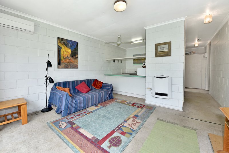 Photo - 2/144 Nicholson Street, Coburg VIC 3058 - Image 3