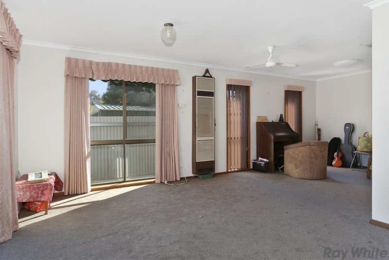 Photo - 2/144 Waller Street, Benalla VIC 3672 - Image 2