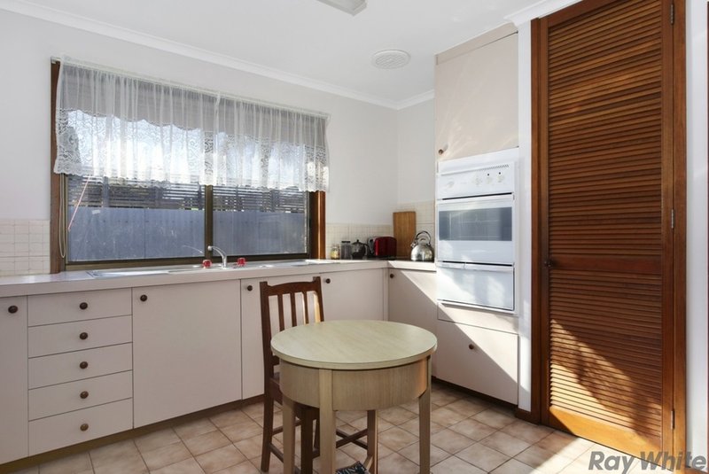 Photo - 2/144 Waller Street, Benalla VIC 3672 - Image 3