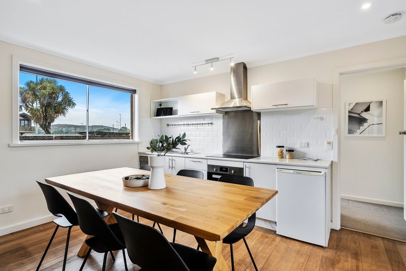 Photo - 2/145 Clarence Street, Howrah TAS 7018 - Image 4