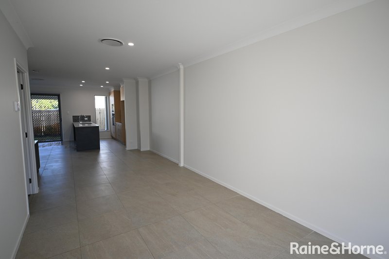 Photo - 21/46 Claussen Street, Browns Plains QLD 4118 - Image 5