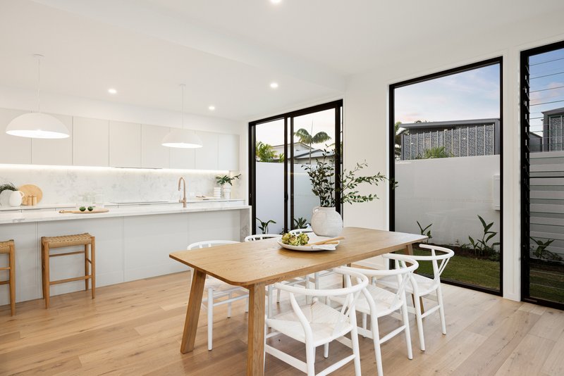 Photo - 2/146 Oceanic Drive, Warana QLD 4575 - Image 10