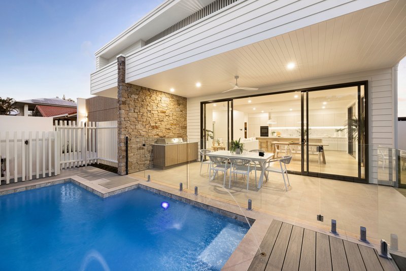 Photo - 2/146 Oceanic Drive, Warana QLD 4575 - Image 12