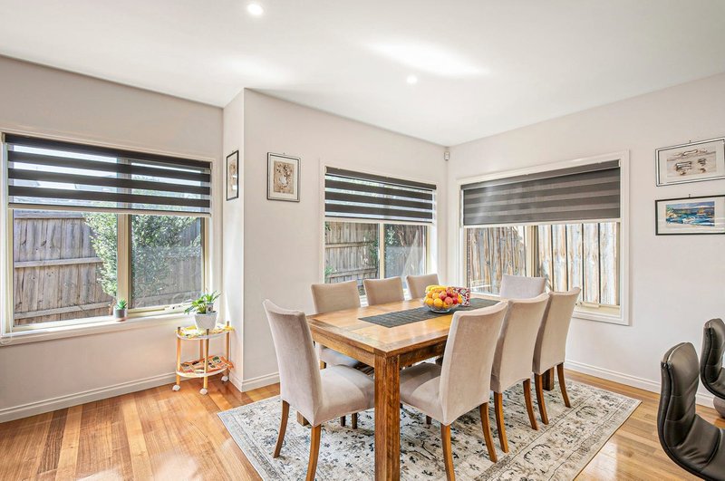 Photo - 2/146 Station Street, Burwood VIC 3125 - Image 6