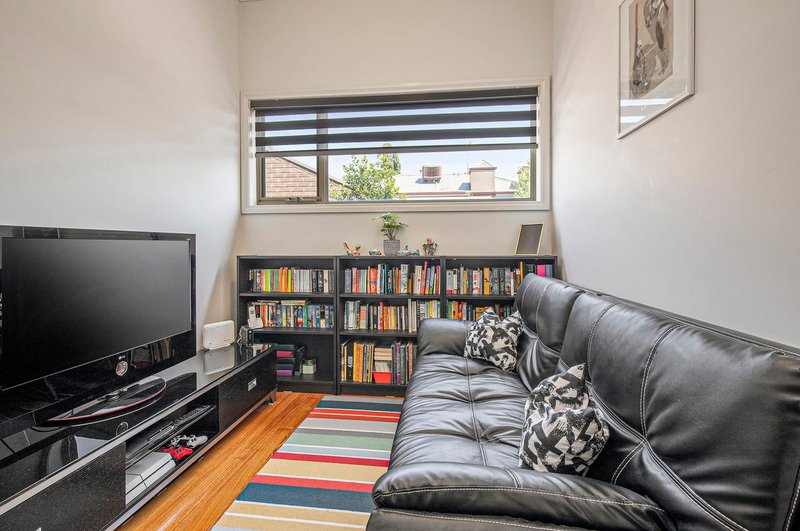 Photo - 2/146 Station Street, Burwood VIC 3125 - Image 12