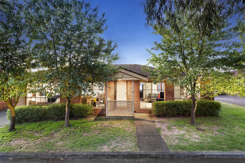 Photo - 2/147 Ferntree Gully Road, Mount Waverley VIC 3149 - Image 1