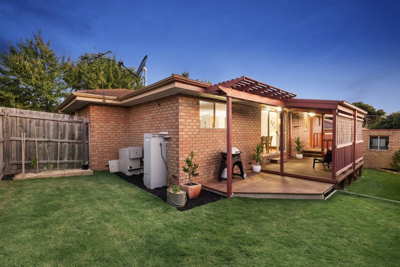 Photo - 2/147 Ferntree Gully Road, Mount Waverley VIC 3149 - Image 7