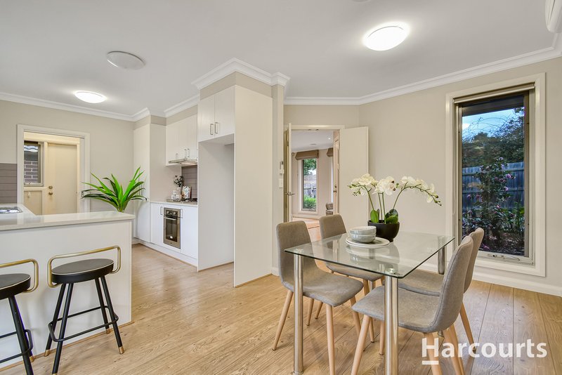 Photo - 2/147 Heatherdale Road, Vermont VIC 3133 - Image 5