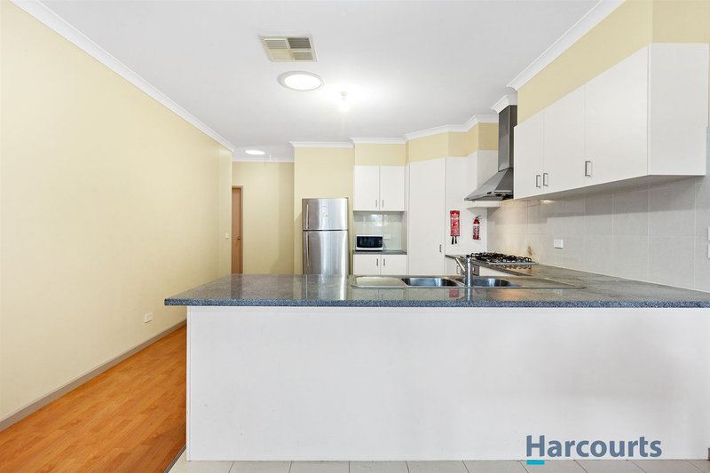 Photo - 2/147 Highbury Road, Burwood VIC 3125 - Image 3