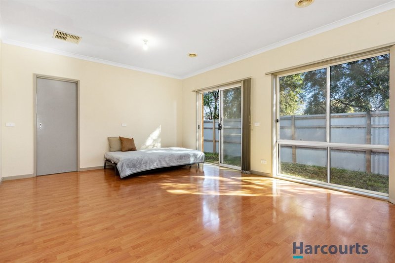 Photo - 2/147 Highbury Road, Burwood VIC 3125 - Image 4