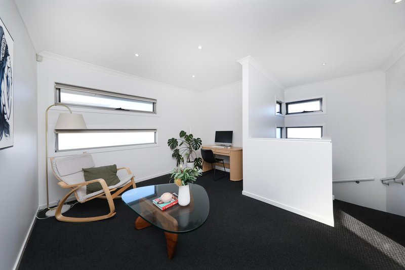 Photo - 2/147 Mason Street, Newport VIC 3015 - Image 7