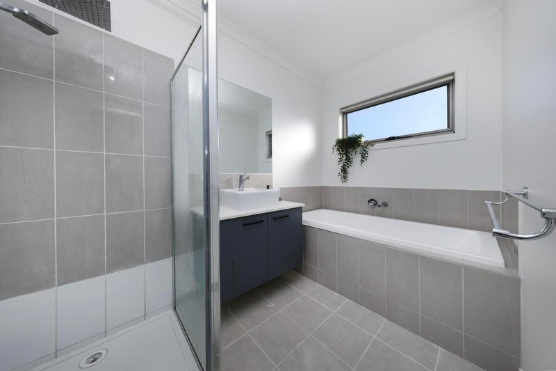 Photo - 2/147 Mason Street, Newport VIC 3015 - Image 9