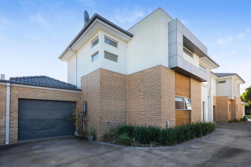 Photo - 2/147 Mason Street, Newport VIC 3015 - Image 13