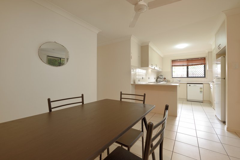 Photo - 2/14A Glenlyon Street, Gladstone Central QLD 4680 - Image 6