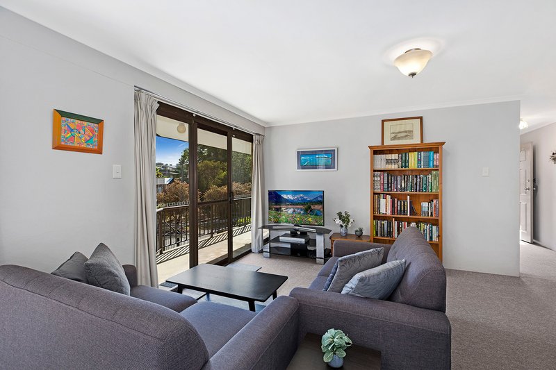 Photo - 2/15-17 Auld Street, Terrigal NSW 2260 - Image 3