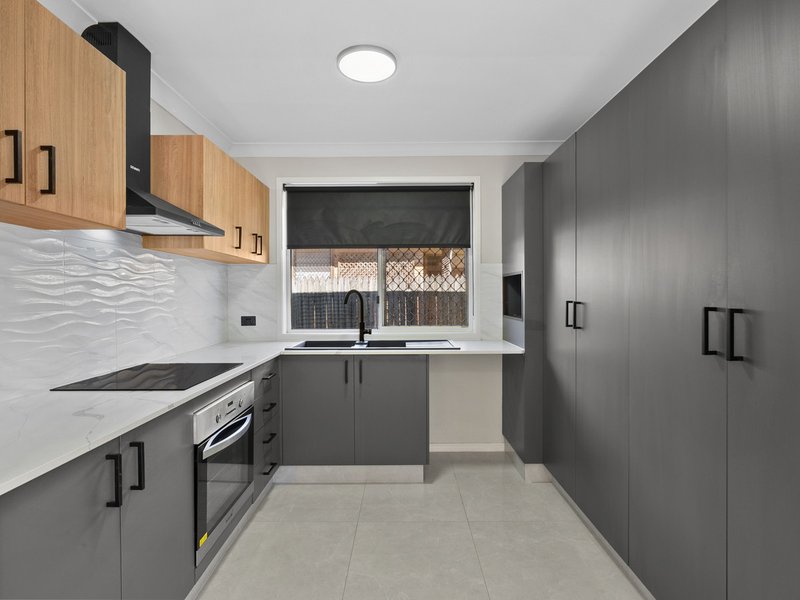 Photo - 2/15-19 Burnett Street, Wellington Point QLD 4160 - Image 5