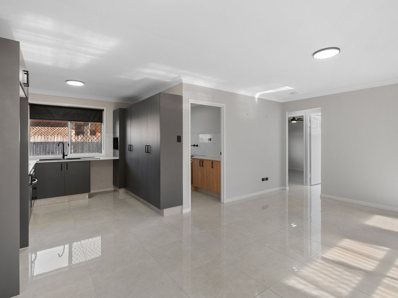 Photo - 2/15-19 Burnett Street, Wellington Point QLD 4160 - Image 15