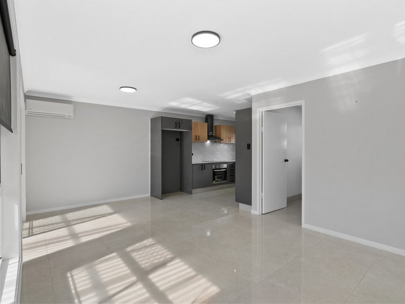 Photo - 2/15-19 Burnett Street, Wellington Point QLD 4160 - Image 16