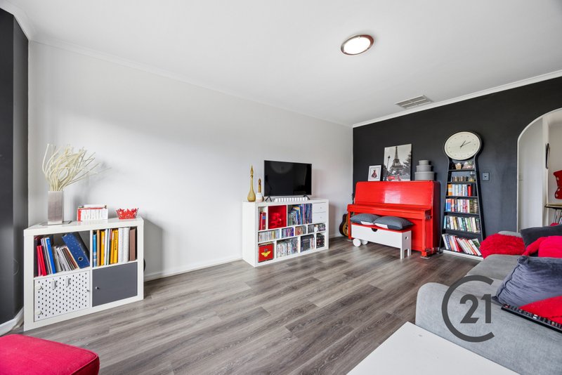 Photo - 2/15 Albert Street, Glenelg SA 5045 - Image 2