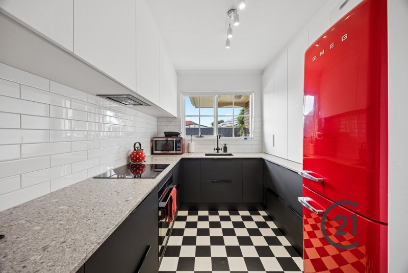 Photo - 2/15 Albert Street, Glenelg SA 5045 - Image 4
