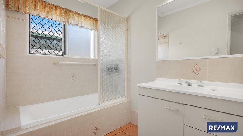 Photo - 2/15 Balmoral Close, Mount Sheridan QLD 4868 - Image 11