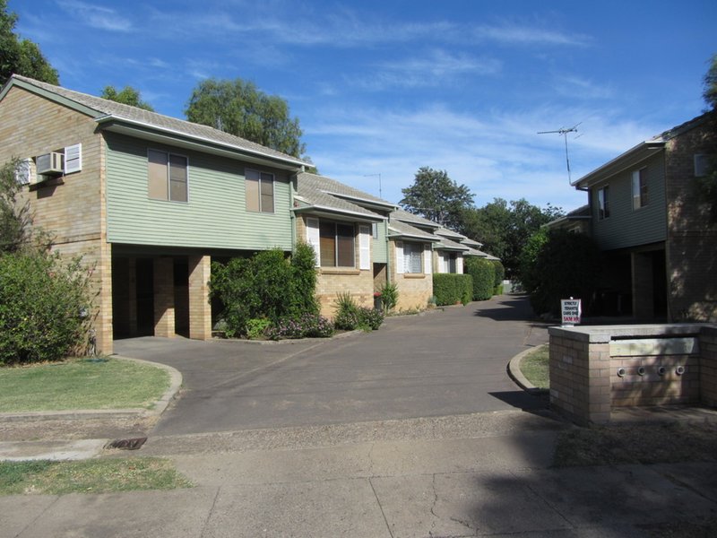 2/15 Balo Street, Moree NSW 2400