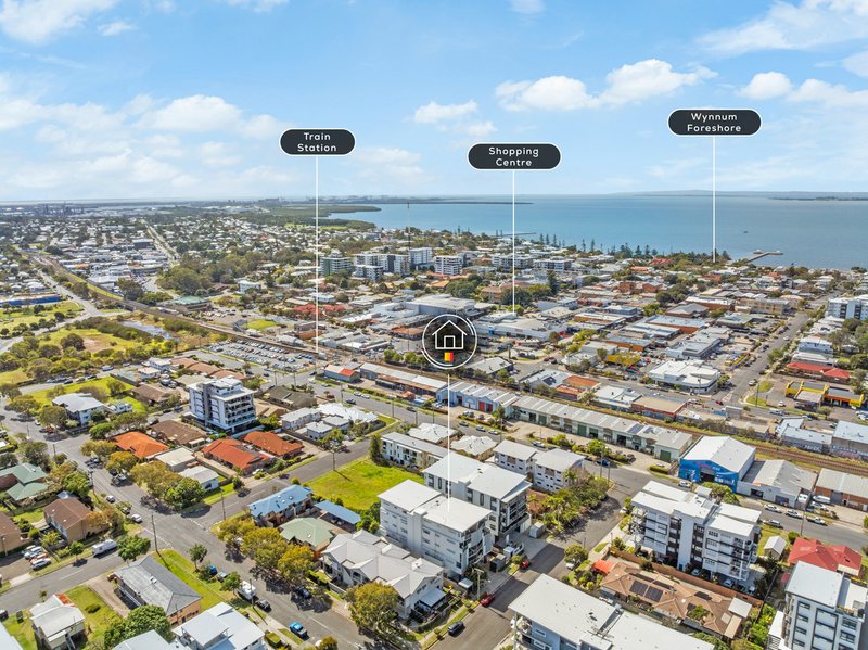 Photo - 2/15 Besham Parade, Wynnum QLD 4178 - Image 1