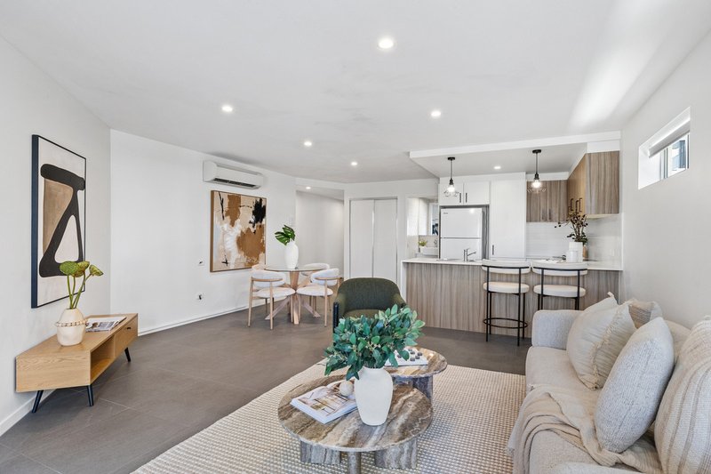 Photo - 2/15 Besham Parade, Wynnum QLD 4178 - Image 6