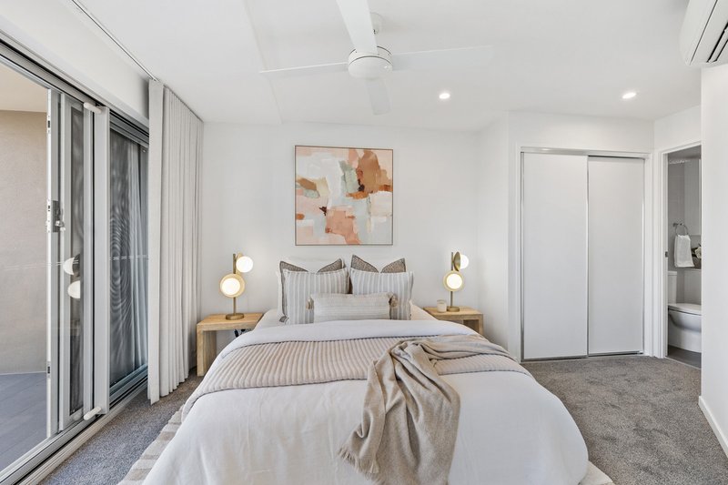 Photo - 2/15 Besham Parade, Wynnum QLD 4178 - Image 13
