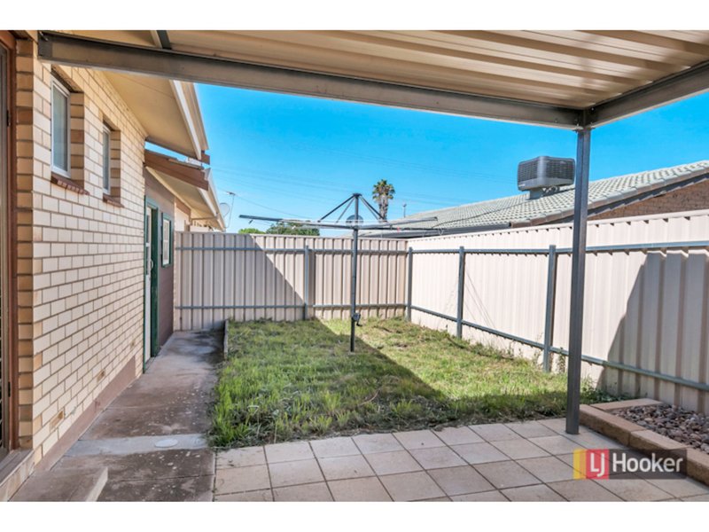 Photo - 2/15 Booth Avenue, Morphett Vale SA 5162 - Image 9