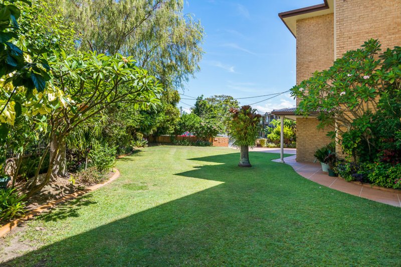 Photo - 2/15 Burrows Street, Biggera Waters QLD 4216 - Image 4