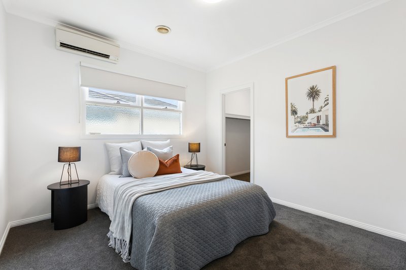 Photo - 2/15 Caleb Street, Bentleigh East VIC 3165 - Image 7