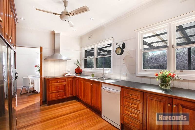 Photo - 215 Canterbury Road, Heathmont VIC 3135 - Image 6