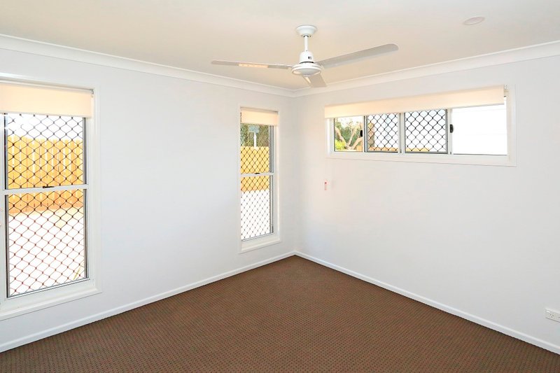 Photo - 2/15 Card Street, Berserker QLD 4701 - Image 5