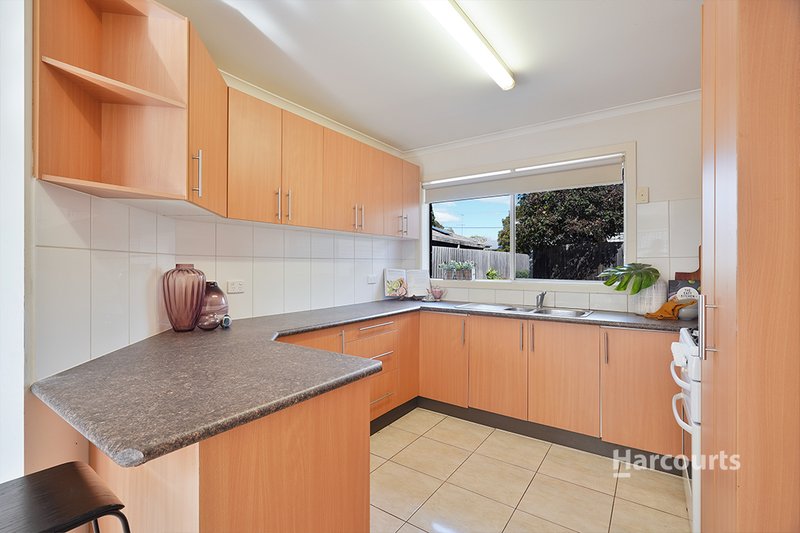 Photo - 2/15 Carpenter Street, Noble Park VIC 3174 - Image 4