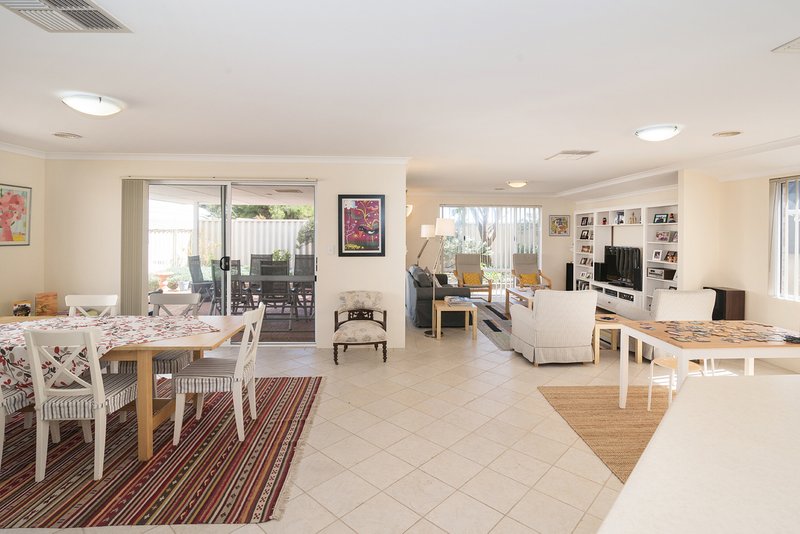 Photo - 2/15 Casuarina Drive, Geographe WA 6280 - Image 3