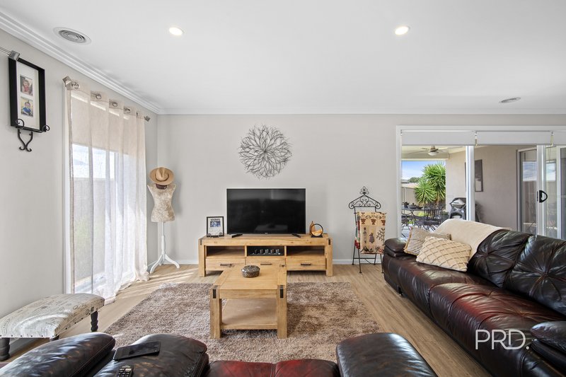 Photo - 2/15 Chang Avenue, Lloyd NSW 2650 - Image 1