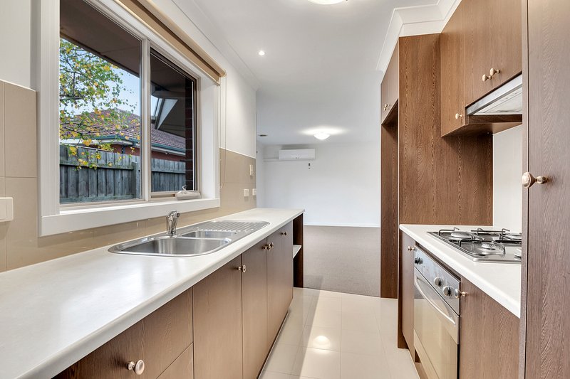 Photo - 2/15 Chenies Street, Reservoir VIC 3073 - Image 5